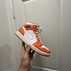 Air Jordan Mid 