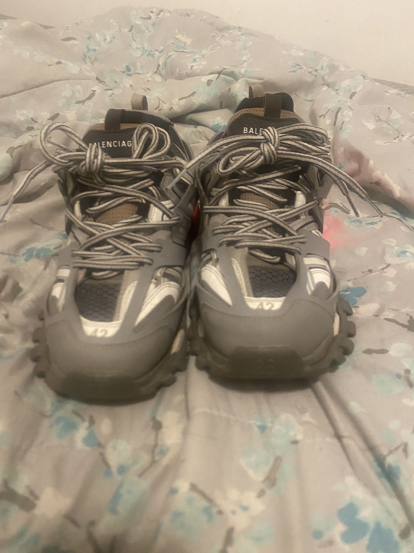Led Tracks Looking For Trade Only One Side Work 