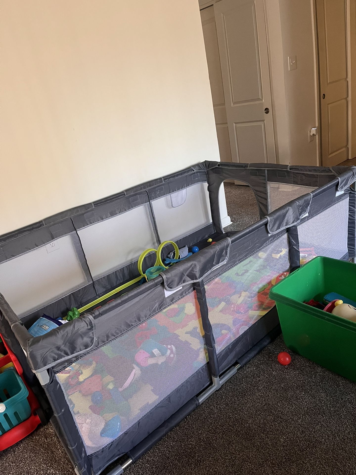 Huge Play Pen