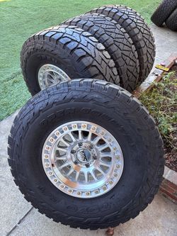 KMC wheels on 37x12.50/17 tires 6x135 rims