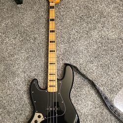 Squier By Fender Jazz Bass Lefty