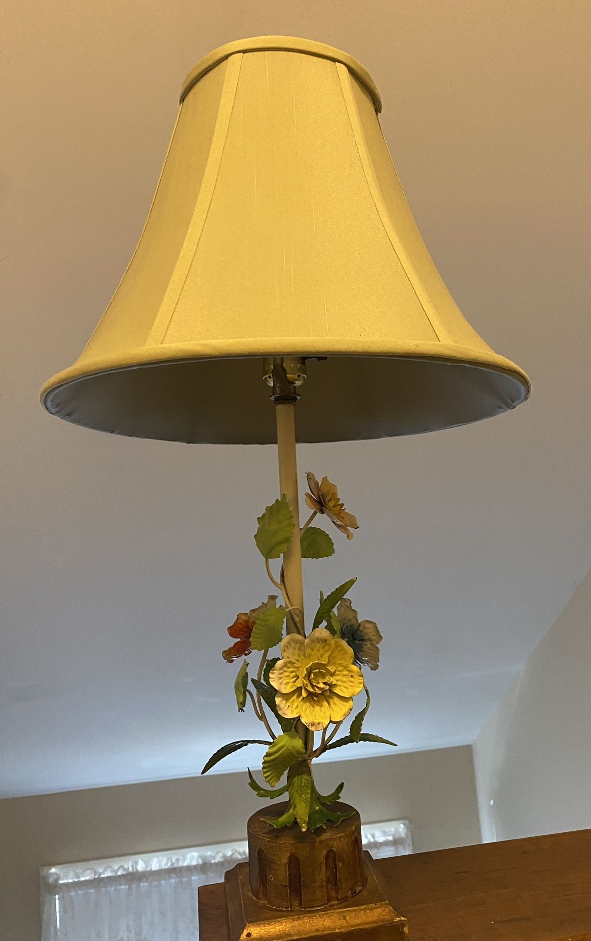 Vintage(toleware)metal lamp, floral design does not have original shade see last pic