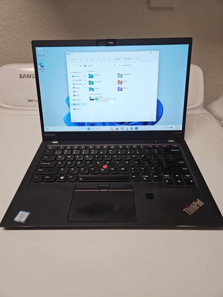 Lenovo ThinkPad X1 Carbon 14.1 Inch Screen Intel Core I5-7300 7th Gen 256 GB SSD