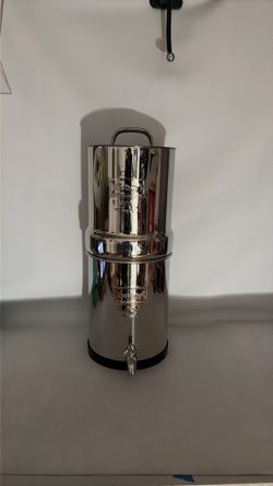 Berkey 18" Travel Water Filtration System 1.5 Gallon 5.6L With Lid No Filters