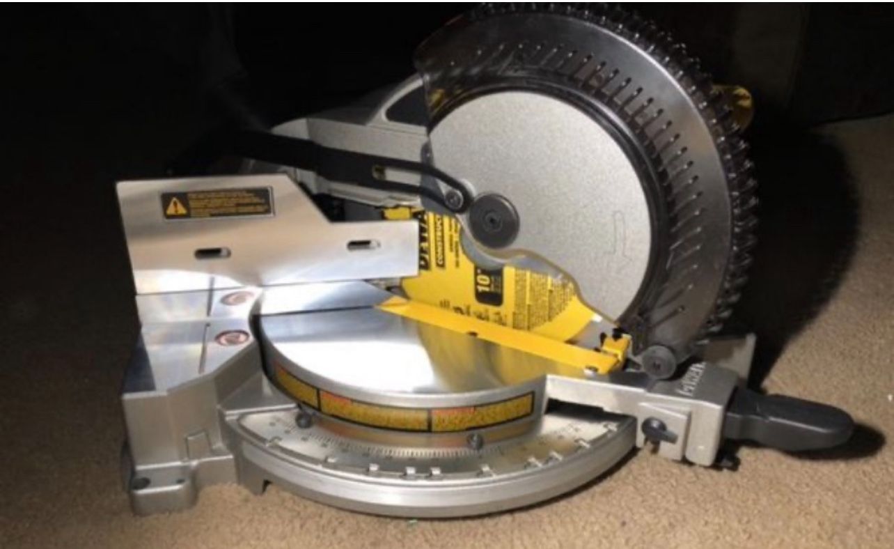 DeWALT 10” compound MITER SAW