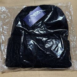 11 Black DECKY Beanies 