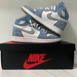 Jordan 1 Hyper Royal For Sale !!