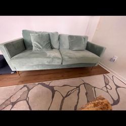 Couch Cosmopolitan higlabd sofa with pillows