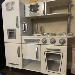 Play Kitchen With Play Food Toys