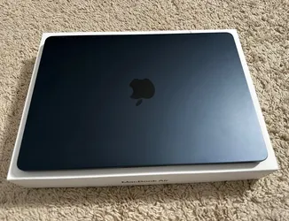 2026 Apple MacBook Air 13-inch M5 Chip 16GB RAM 512GB SSD Midnight
