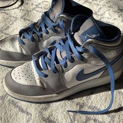 Jordan 1 Mid