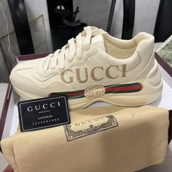men’s gucci shoes , brand new never worn 