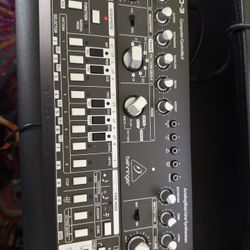 Behringer TD-3 Analog Bass Line Synthesizer
