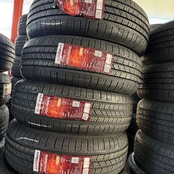 Vendo 205/65/R15  Nuevas Instacion Y Balance Las 4 Llantas Supermax  Por $260