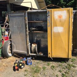 Lockable Aluminum  Cabinets On Big Castors