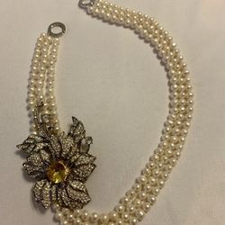 Stunning 3 Strand Freshwater Pearl Necklace 