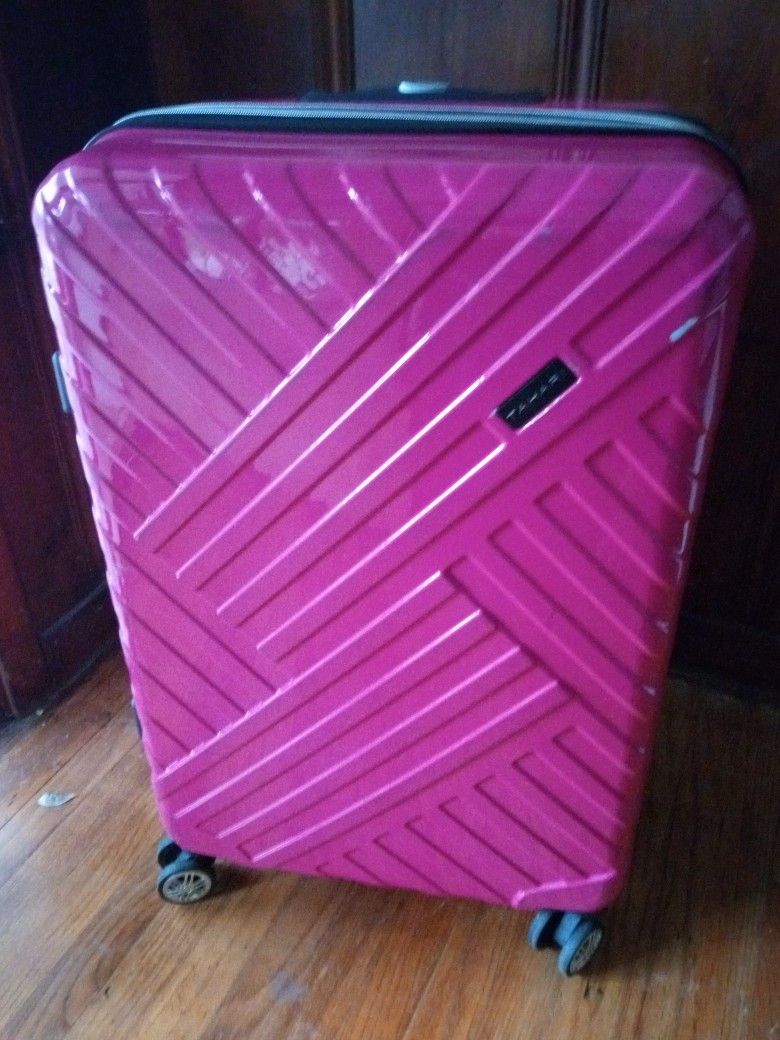 TAHARI Large Hardshell Suitcase Fuschia