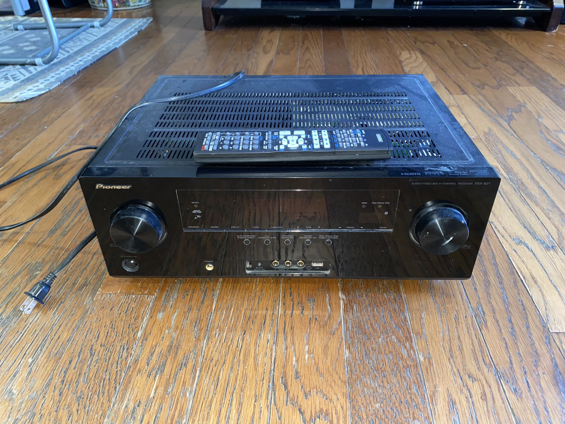 Pioneer VSX-821 digital receiver and amplifier