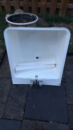 Sink with Faucet