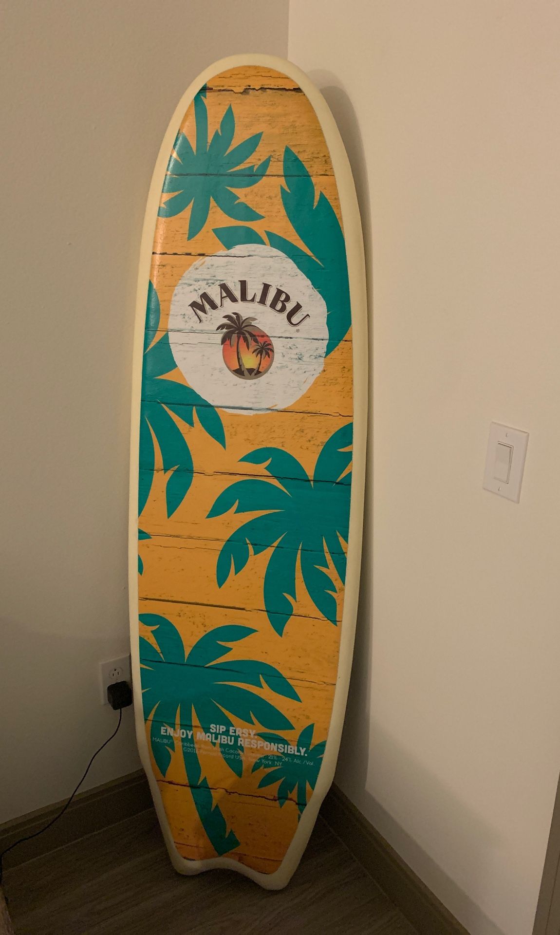 Malibu Surfboard - 6.5 feet long