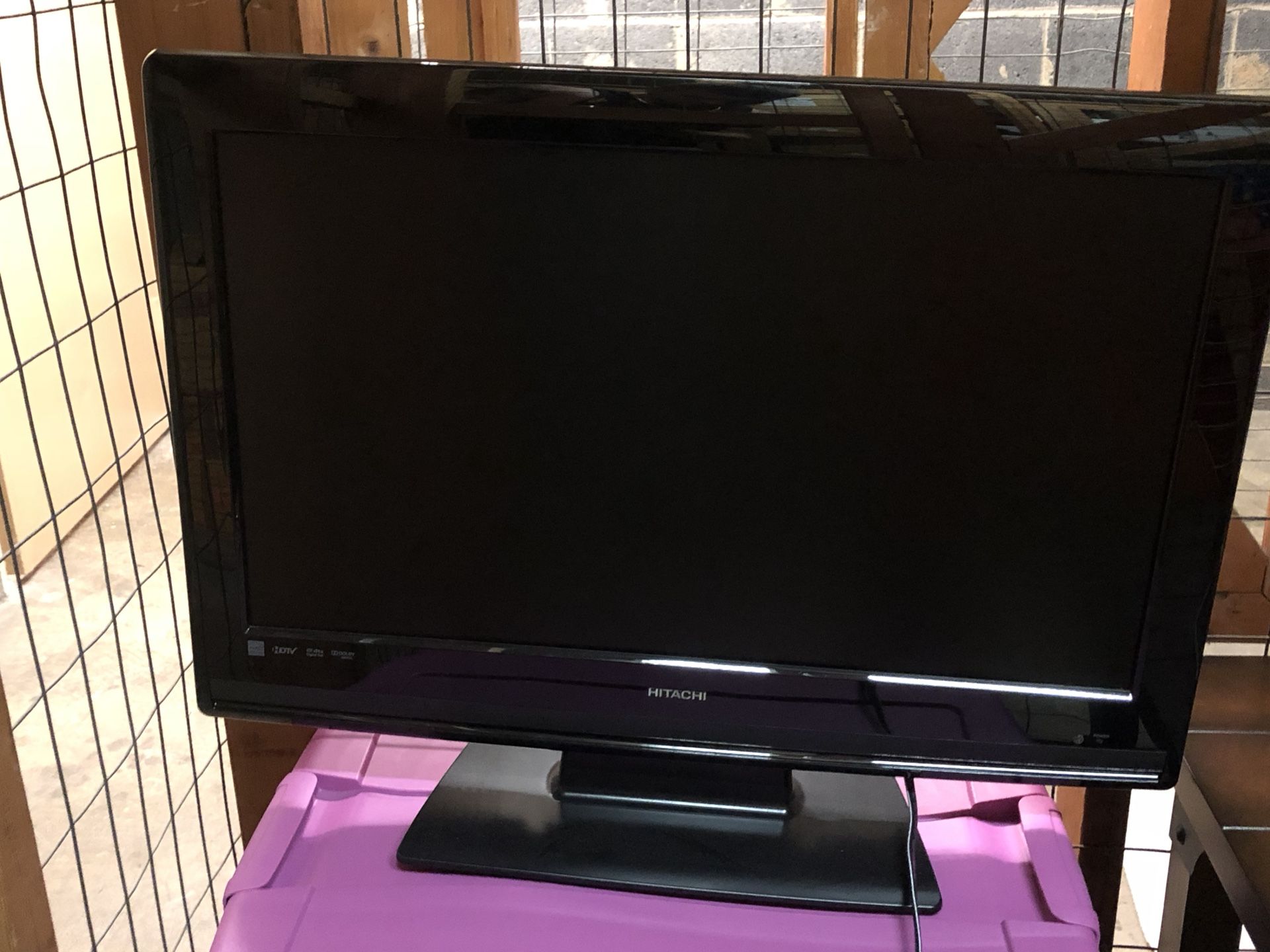 Hitachi L26D204 26-inch 720p LCD TV/ DVD Combo
