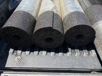 Thick rubber gym mat rolls 4x15ft