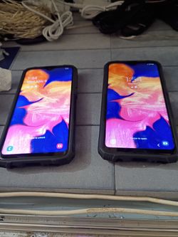 2 Samsung Galaxy don't know if they unlocked both phones for $90