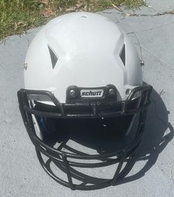 🏈 Schutt Vengeance A11 Youth Football Helmet Size Small