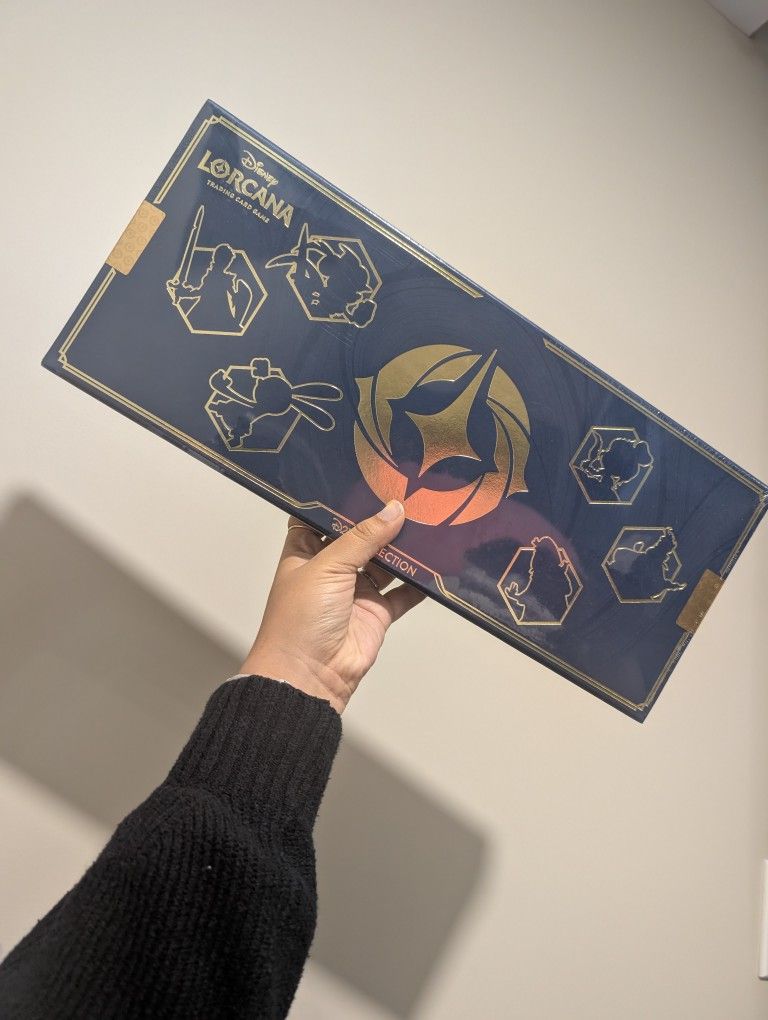 D23 Lorcana Exclusive Box