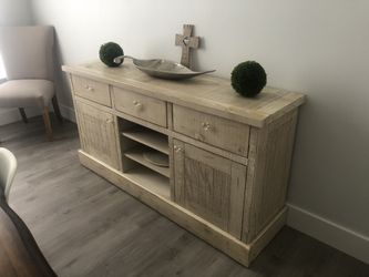Console / Buffet Table