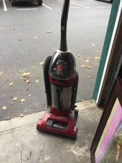 This is a Hoover UH40145B WindTunnel bagless upright vacuum cleaner