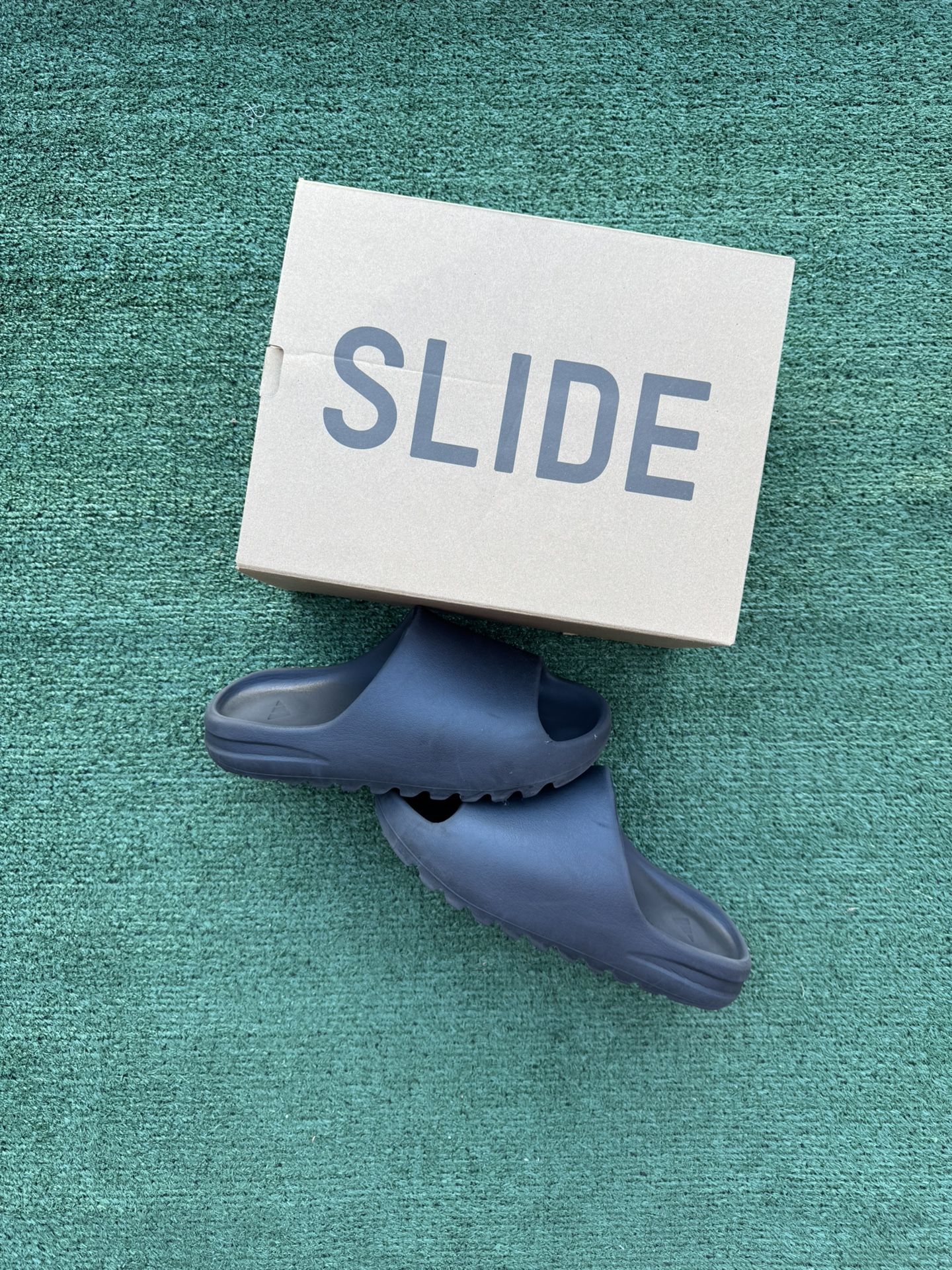 adidas Yeezy Slide “Onyx” Size 9M *ONLY*