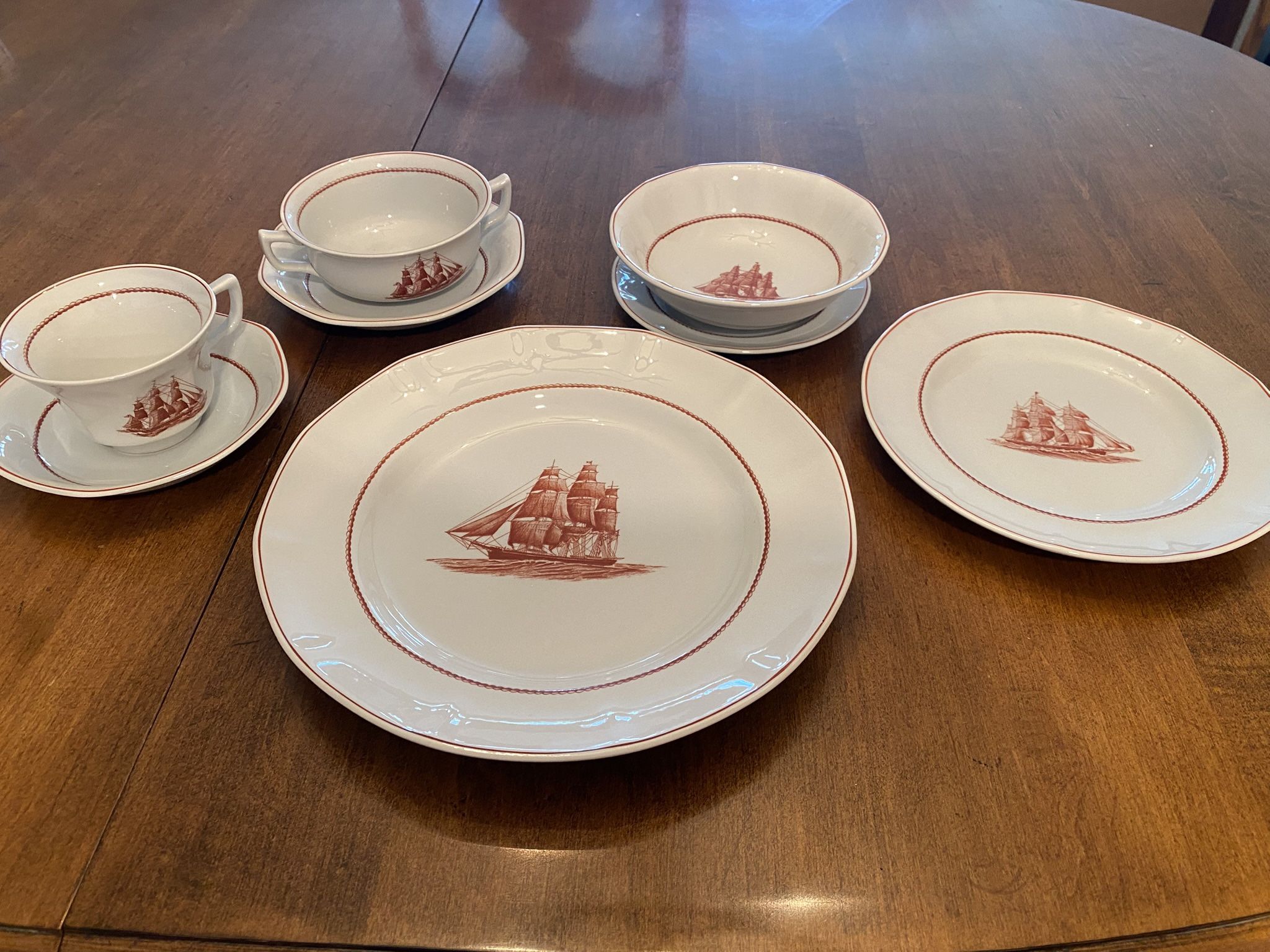 Fine Wedgewood China Flying Cloud Rust Pattern