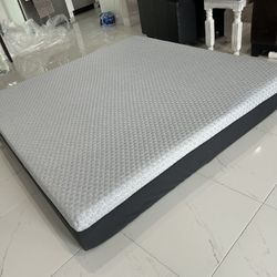 King Sleep Science memory foam only 45 days old has cooling cover i can deliver   Retail $649  Your price $175 