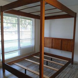 Original Real Mohagony  Wood 🪵Canopy Bed Frame With Box Spring