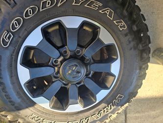 Wheels In Tires 17" 8 lug dodge ram 8x6,5 utility Truck 8x6,5