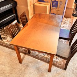 Pottery Barn Kids Carolina Craft Table 48x27x25 Inch With 4 Chairs And Glass Top