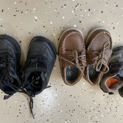 Boy Size 5 Shoes 