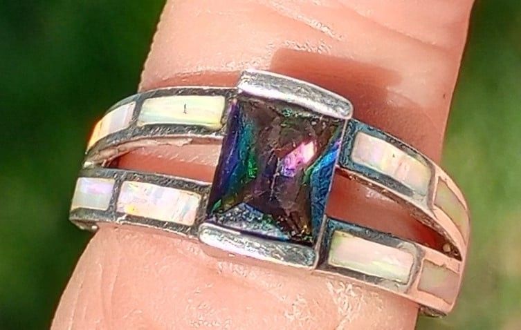Vintage Sterling Silver Multicolored Opal Ring ........ Size 7