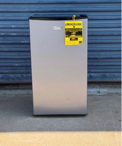 3.3 cu ft Mini Dorm Refrigerator with Freezer Silver