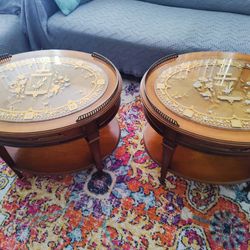 A couple of beautiful Oval Antique Regency End side tables with custom made top glasses "Kameo"
