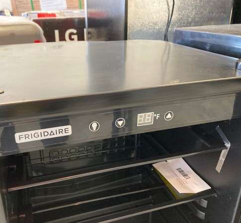 Frigidaire🥶Miniature refrigerator🥶EFMIS155 HIFJ