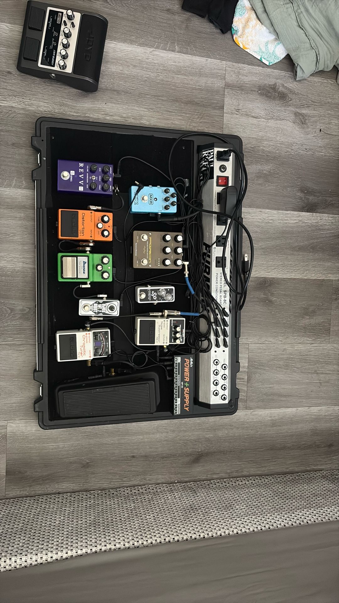 Pedalboard With Pedals