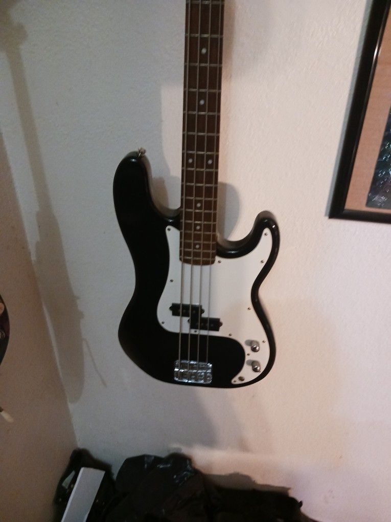 Squier P Bass Affinity Series 