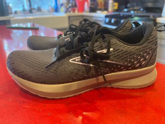 Brooks size 7
