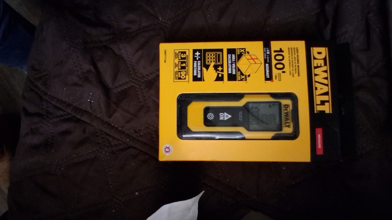 DEWALT DIGITAL DISTANCE FINDER.
Range : 8" - 100'