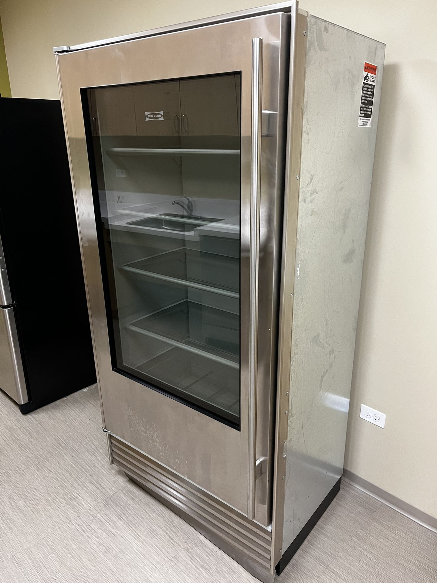 Sub Zero 601R G/S Glass Door Refrigerator 36” 20.1 Cuft