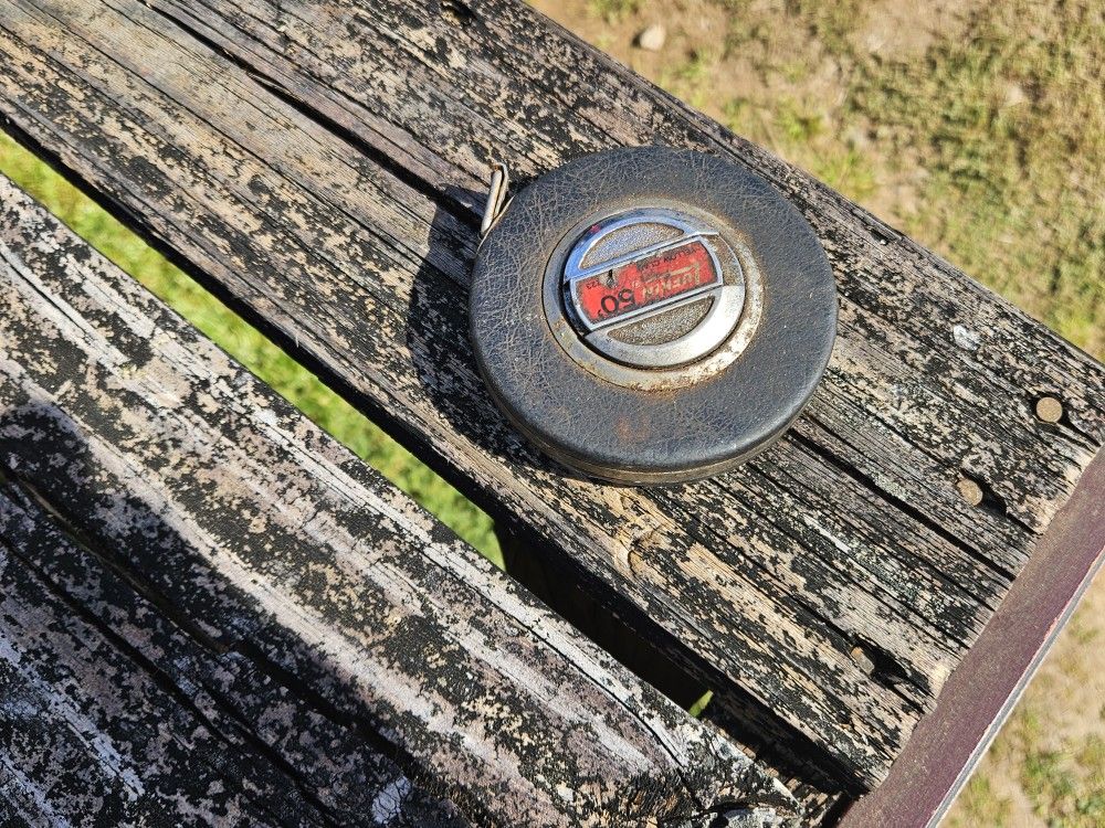 2 Tape Measurer Winde Up Style