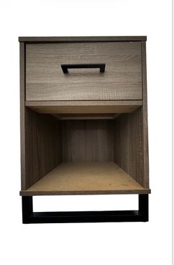 Mesa de Noche / Mueble Auxiliar  Nightstand / End Table