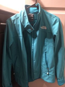 Sm women's north face jacket no rips or stains